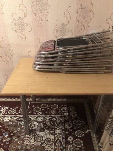 купить готовый павильон для столовой: Продается стол с стульями 
Цена 6000сом реальным клиентом уступлю