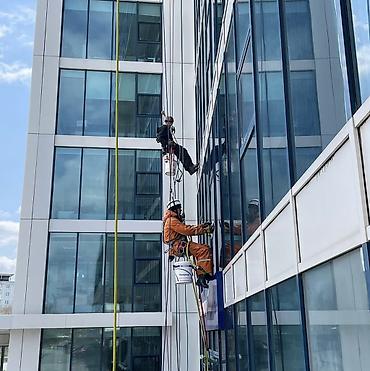 Fasad işləri: Peşəkar sənaye alpinist xidməti – alpinist.az İxtisaslaşma: - Reklam — 21