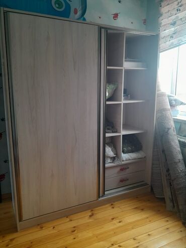 Dolabdi 220m satilir. Köclə bagli satilir Qiymet sondu. Yeni Ramani