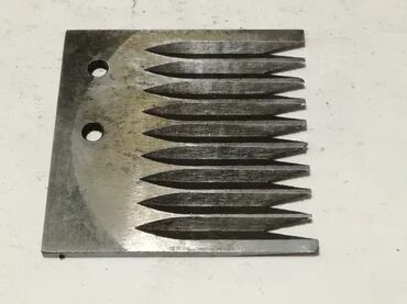 Ostali uređaji: Noz 50x50mm, debljine 2,5mm, za gumu (5047) Nije korisceno, samo je — 7