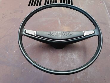 Auto delovi: Volan Lada 2121 Niva. Polovno, očuvano kao novo. Skinuto sa — 2