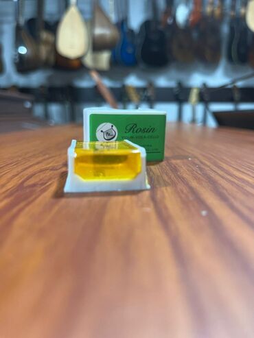 Kanifol: Skripka, viola və violonçel kimi simli alətlər üçün nəzərdə tutulmuş — 22