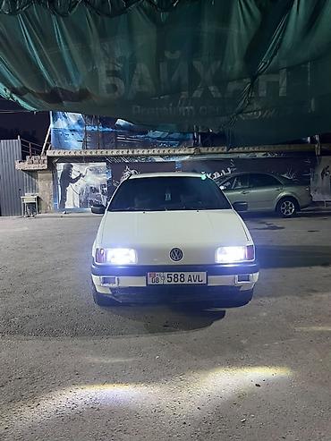Volkswagen Passat: 1989 г., 1.8 л, Механика, Бензин, Седан