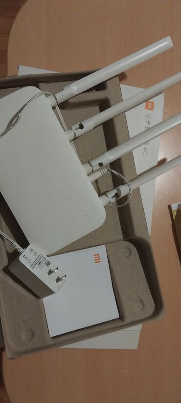 Kompüter, noutbuk və planşetlər: Xiaomi Mi Router 4C Wi‑Fi routeri - Model: Mi Router 4C (qutusu və