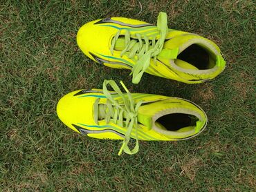 Свадебные платья и аксессуары: Məhsul: WALKED +W50 futbol butsası - Rəng: Neon sarı, qara və mavi