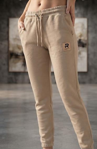 Ženske trenerke – bež jogger pantalone - Boja: bež/peskano - Kroj na lalafo.rs Ženske trenerke – bež jogger pantalone - Boja: bež/peskano - Kroj