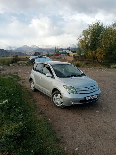 Toyota: Toyota ist: 2003 г., 1.5 л, Автомат, Бензин, Хэтчбэк