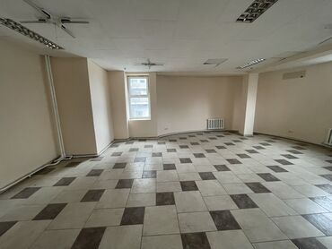 мма зал бишкек: Сдаю Офис, 48 м², В торговом центре, С отдельным входом, 1 линия