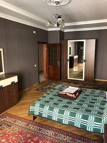 3 korona: İcarəyə verilir 3 otaqlı yeni tikili 128 m², Nərimanov r. 800 AZN/ay — 9