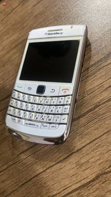 Информатика: Blackberry Bold 9780