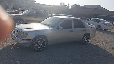 мер 211: Mercedes-Benz W124: 1995 г., Седан — 4