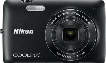 штатный монитор: Фотоаппарат Nikon Coolpix S3300, черный Компактный цифровой