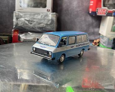 white: Коллекционная модель RAF-2203 AEROFLOT blue white 1978 Deagostini — 2