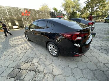 Hyundai: Hyundai Elantra: 2019 г., 2 л, Автомат, Бензин, Седан — 2