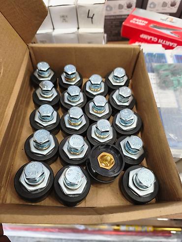 anker bolt: Metal bolt və rezin contalı keçid dəstləri Məhsul təsviri: - — 1