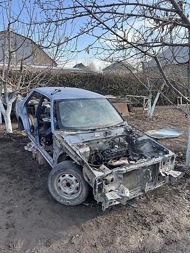 Mazda: Mazda 626: 1985 г., 2 л, Механика, Бензин, Седан — 2