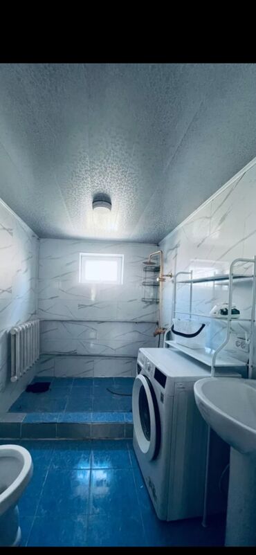земельный дом бишкек: 65 м², 4 комнаты, Парковка, Забор, огорожен
