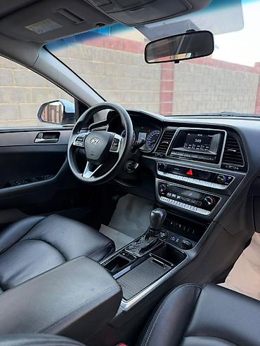 приборка: Hyundai Sonata: 2018 г., 0.2 л, Автомат, Газ, Седан — 4