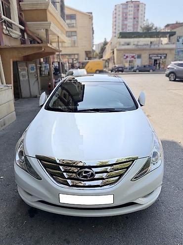 07 2010: Hyundai Sonata: 2.4 l | 2010 il Sedan — 1