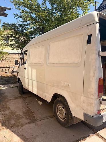 124 e500: Mercedes-Benz T1: 1991 г., 2.3 л, Механика, Дизель, Фургон — 4