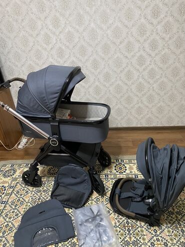 детскую коляску и кроватку: Коляска, Б/у