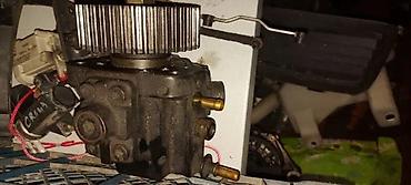golim: FIAT CROMA BOSH COMONRAIL PUMPA | ispravna bez regulatora. Skinuta — 2