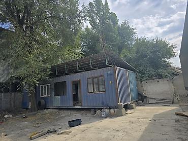 Продаю морские контейнеры 2 шт. вместе кровлей и тремя окнами