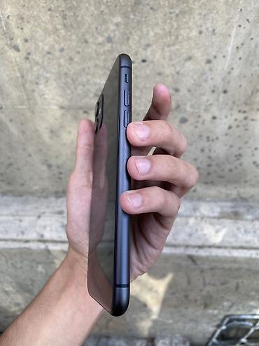 se iphone: IPhone 11, 128 GB, Qara, Zəmanət, Simsiz şarj, Face ID — 6