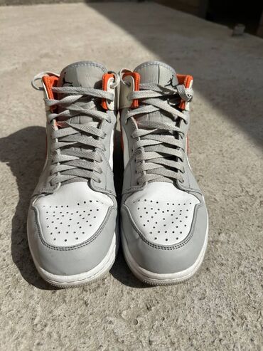 кроссовки nike air jordan 4: Nike Air Jordan
original 
сотояние- отличное