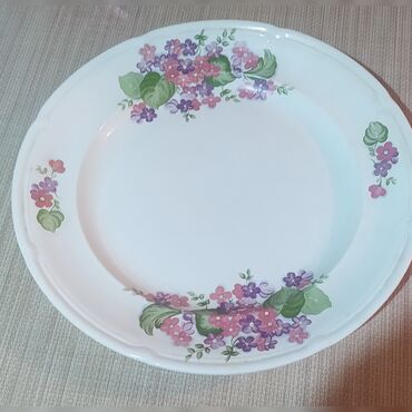 одноразовые тарелки: Продаю большую тарелку диаметром 34 см г Кара Балта