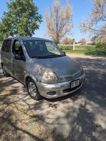 Toyota: Toyota Yaris Verso: 2005 г., 1.3 л, Механика, Газ, Хэтчбэк