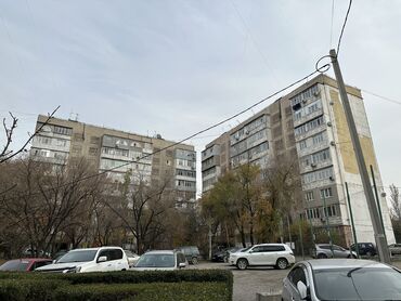 бишкек прадаю дом: 3 комнаты, 80 м², 106 серия улучшенная, 7 этаж, Старый ремонт