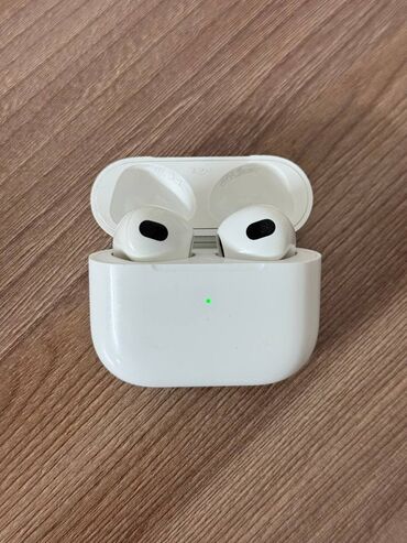наушники провадные: AirPods 3 (оригинал) Отличное состояние – работают без проблем