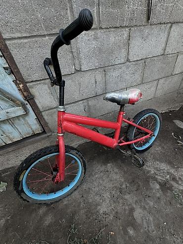 тройки детские: Детский велосипед BMX-стиля с колесами около 16 дюймов. - Рама и — 3