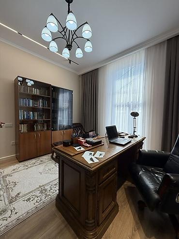 Продажа коттеджей и домов: 5 комнат, 300 м², 4 соток, Бишкек, Риэлтор — 22