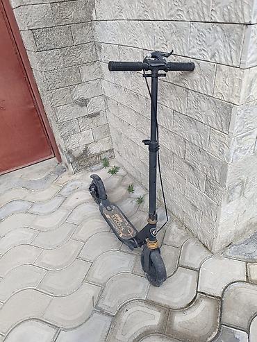Samokatlar: Şəhər daxili rahat hərəkət üçün mexaniki skuter. Xüsusiyyətlər: - — 2
