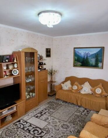 106 серия восток 5: 3 бөлмө, 62 кв. м, 106-серия, 5 кабат, Эски ремонт