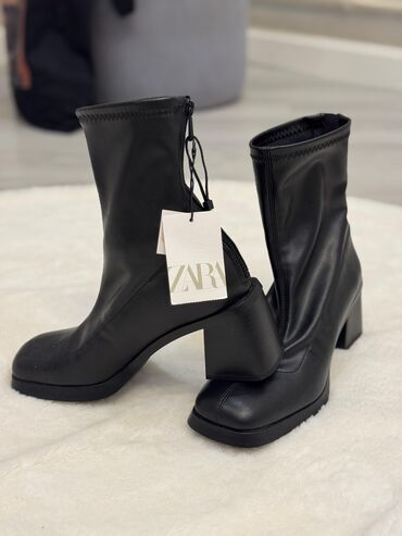 Toy paltarları və aksesuarları: Zara, Ölçü: 37, rəng - Qara, Yeni