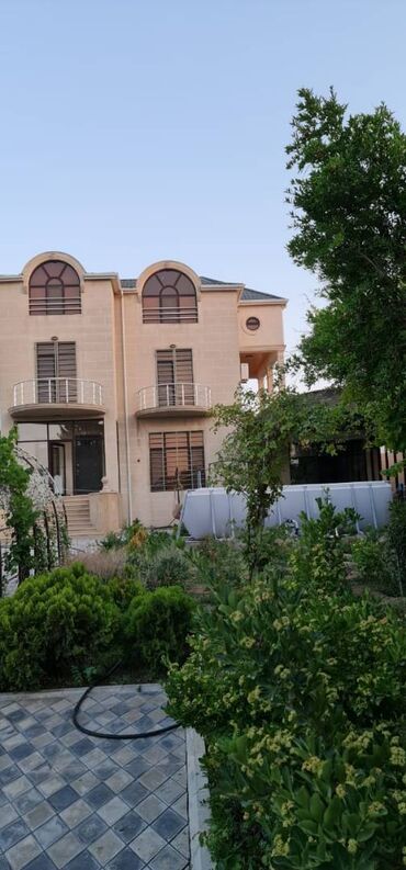 apartman tipli evler: Bakı, 280 kv. m, 8 otaq, Hovuzlu, Kombi, Kanalizasiya