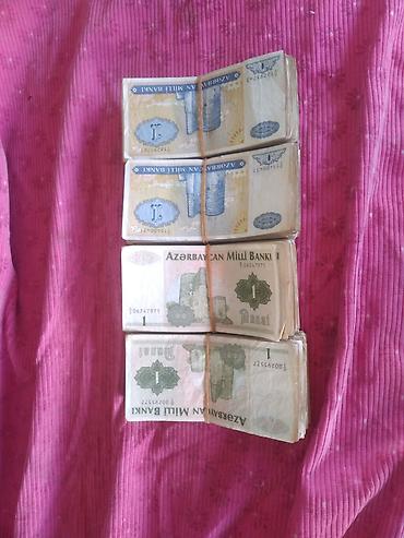 kağız pullar: Məhsul: Köhnə Azərbaycan manatları (1 manatlıq banknotlar) Təsvir: - — 8