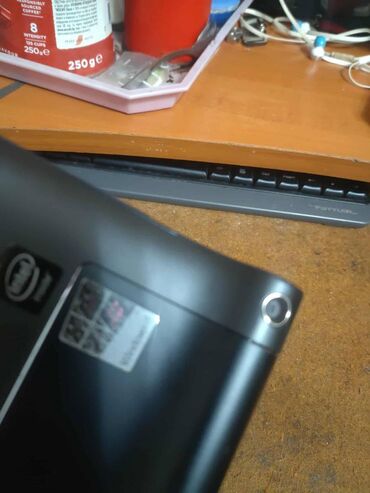 Tableti: Ispravan tablet win 10 sa dobrom baterijom EKRAN Primarni: IPS LCD — 13