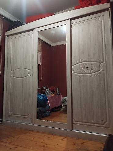 evdən: İşlənmiş, 3 qapılı, Güzgülü, Bej, Kupe, Düz dolab — 1