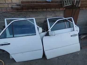 дверь w124: Двери для Mercedes-Benz W124, белый цвет. - Комплект передних дверей — 1