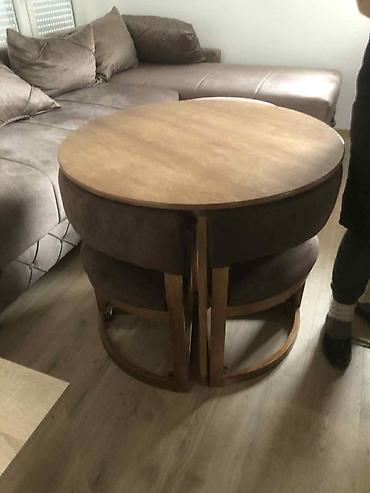 Setovi stolova i stolica: Sto + 4 stolice. Bez — 5