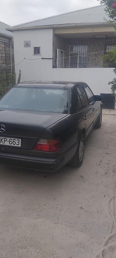mercedes 220 1985: Mercedes-Benz E 300: 3 l | 1988 il Sedan — 2