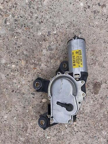 tabla u autu: MOTOR BRISACA ZADNJI ZA VOLKSWAGEN GOLF 4 | Motor brisaca zadnji za — 1