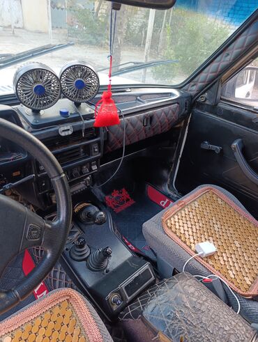 VAZ (LADA): VAZ (LADA) 4x4 Niva: 1.7 l | Ofrouder/SUV — 5