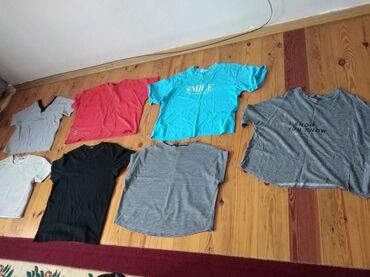 Köynək və bluzalar: 40 razmer koftalar biri 4-5m lalafo.az -da Köynək və bluzalar: 40 razmer koftalar biri 4-5m