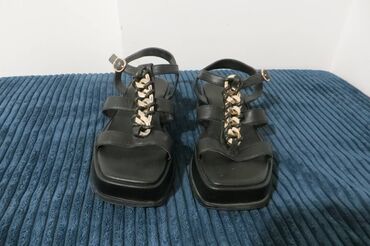fashion and friends sandale: Sandals, Guess, 37