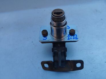 Auto delovi: Brava zadnje haube Lada 2103,2106 br.3. Polovno, ocuvano. Kompletna — 2